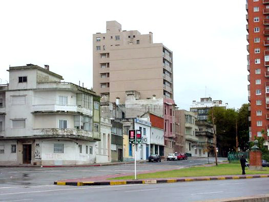 esquina Rambla Sur