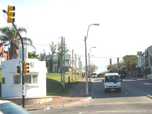 Av. F. Solano Lpez (Comercio) entre Rambla de Chile y Mahoma