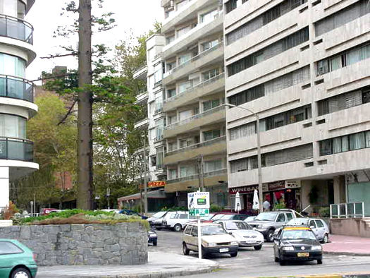 esquina Rambla Rep. del Per