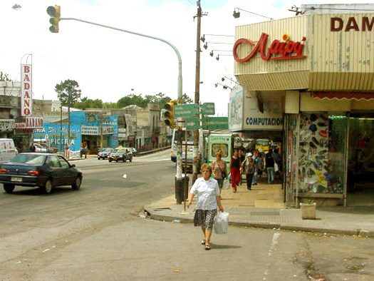 Agraciada esquina Emilio Romero