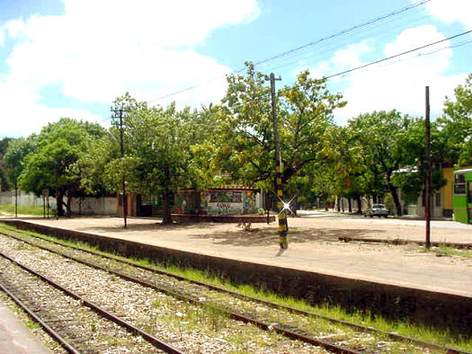 Frente a la Estacin Sayago