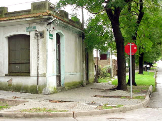 Roberto Koch esquina Carlos Vaz Ferreira