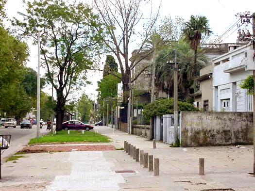 Av. Sarez casi Gral. E. Martnez