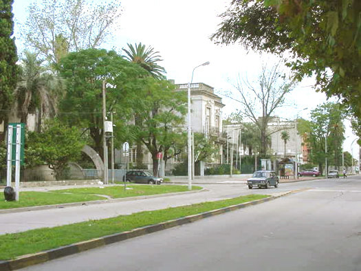 Av. Sarez esquina Gral. E. Martnez