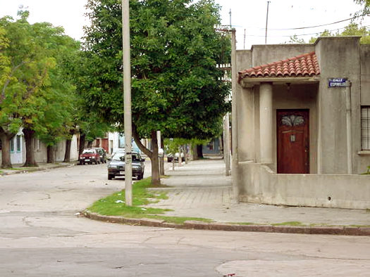 Gral. E. Martnez esquina Espinillo