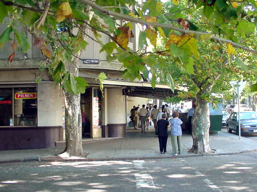 esquina Uruguay