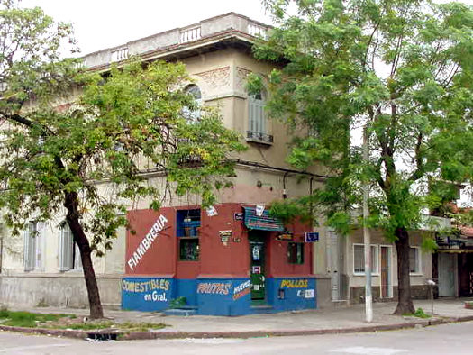 Cufr esquina Cagancha (2300)