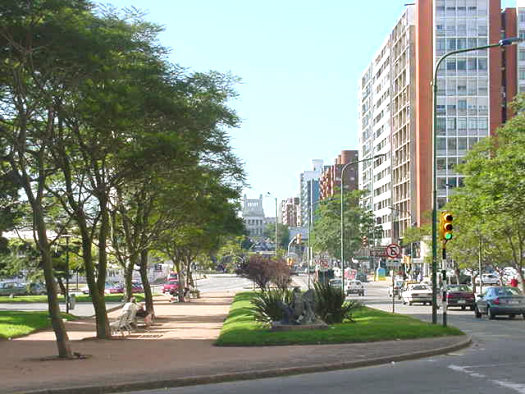 Av. Libertador entre Galicia y La Paz