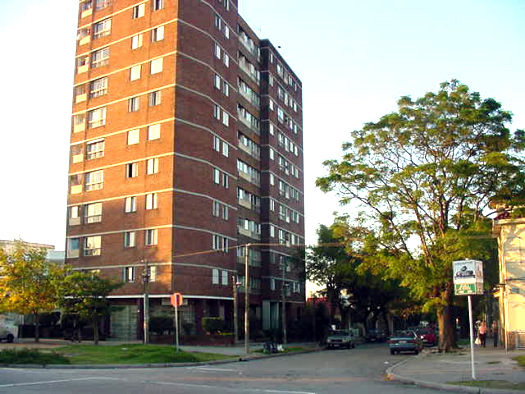 L.A. de Herrera esquina Sancho Panza (Edificio Caudillos)