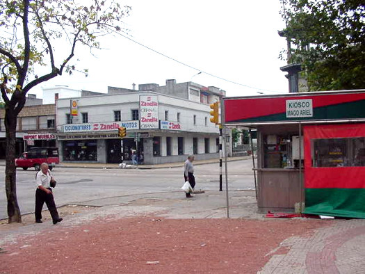 8 de Octubre esquina Munar