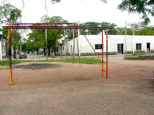 J.F. Martnez esquina Plaza Laguna (Club Platense)