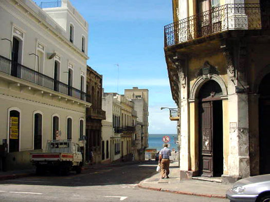 Zabala esquina Buenos Aires