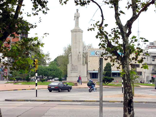 esquina Larraaga y Centenario