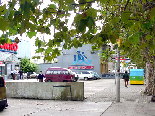 Comercio casi Cabrera (donde estaba la escuela de la lata: Escuela Cabrera)