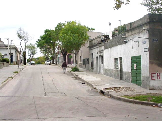 Timoteo Aparicio entre Larravide y Lindoro Forteza