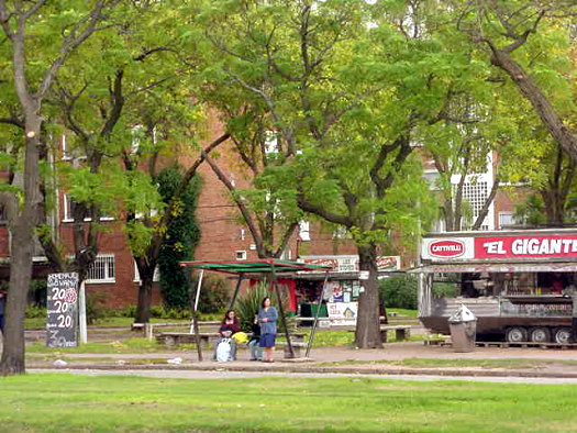 Damaso Larraaga esquina Parma