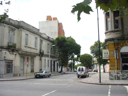 Marmaraj esquina Agraciada