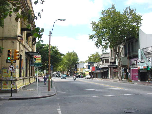 Gral Flores esquina Domingo Arambur