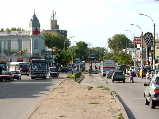 Av. Garzn casi Av. Lezica