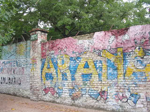 Rosell y Rius esquina Bado (muro del zool�gico)
