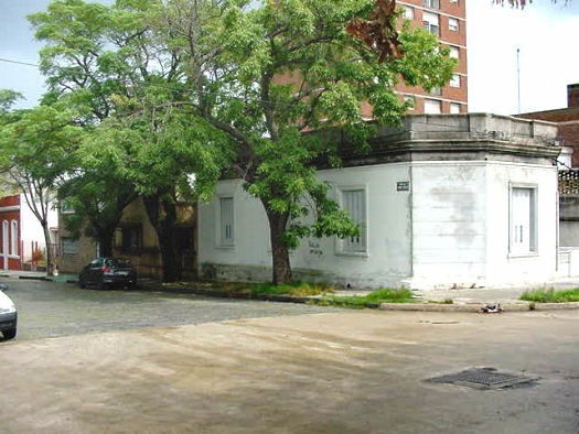 L�ber Arce (Gral. Prin) esquina Marco Bruto