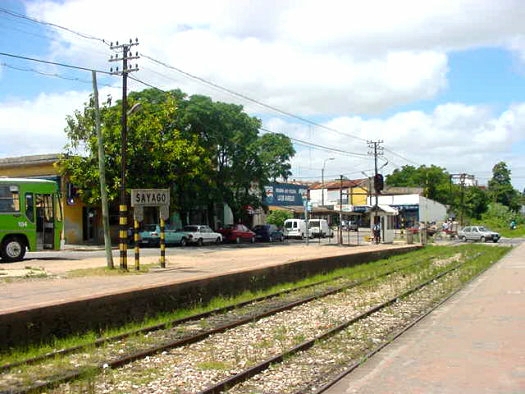 Cruce sobre el Cno. Ariel