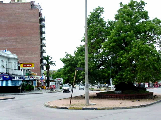 Ram�n Anador esquina Av. Navarro