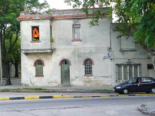 Gral. E. Mart�nez esquina Grito de Asencio