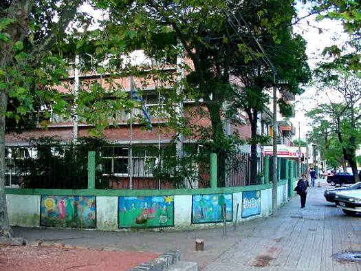 Blvr. Artigas entre Garc�a Pe�a y Burgues (Colegio Poveda)