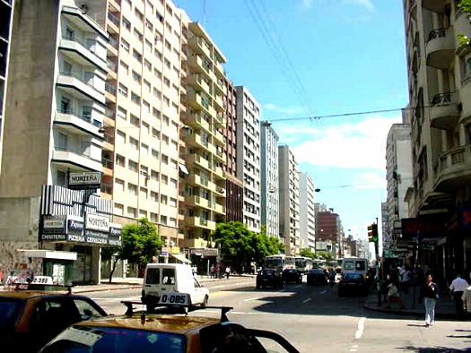 entre Joaqu�n Requena y Mart�n C. Mart�nez