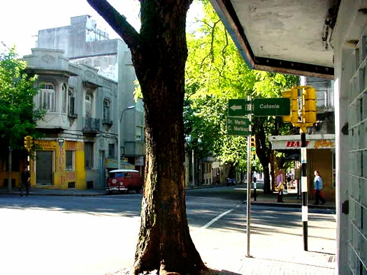 Esquina Mart�n C. Mart�nez