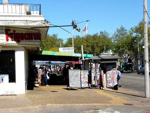 8 de Octubre esquina Pirineos