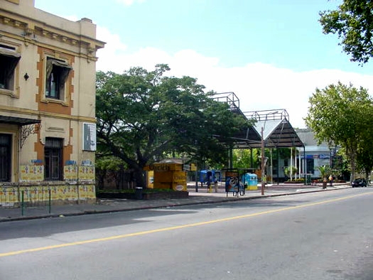 Gral Flores casi Carlos Reyles